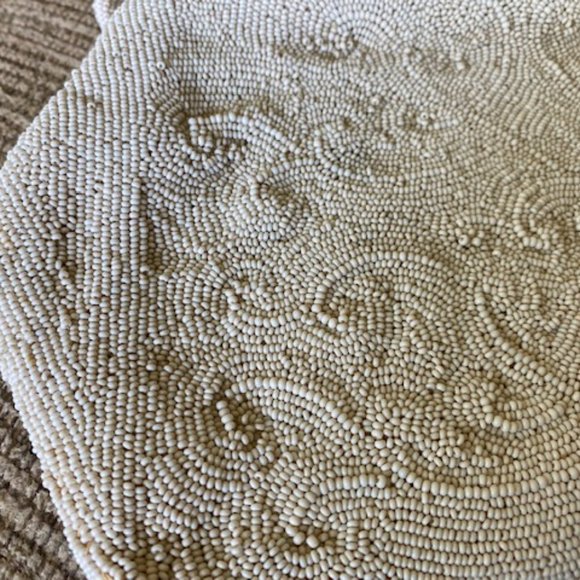 VINTAGE ('40s) Saks Fifth Avenue * WHITE Hand-Beaded Purse ☆ Made in Belgium - Picture 2 of 10